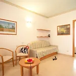 Oasiclub Hotel 4*