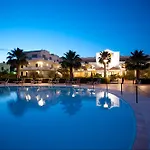 Hotel Oasiclub 4*