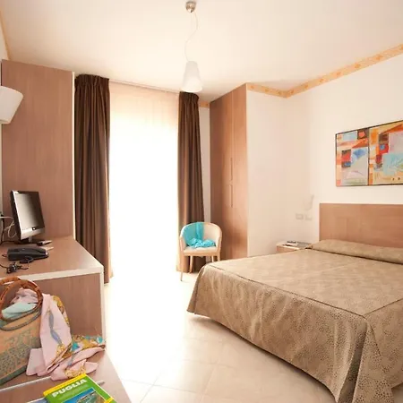 Hotel Oasiclub 4*