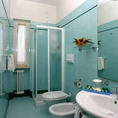 Hotel Oasiclub 4*