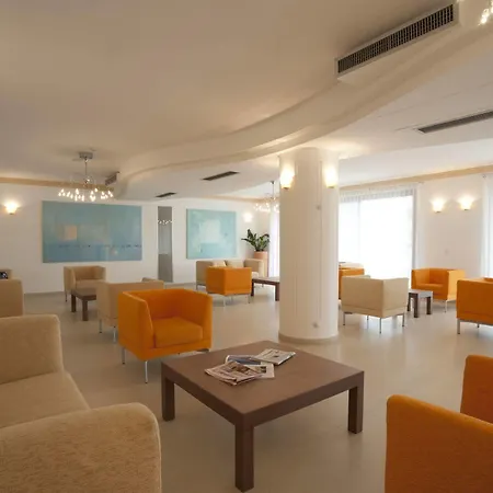 Oasiclub Hotel 4*