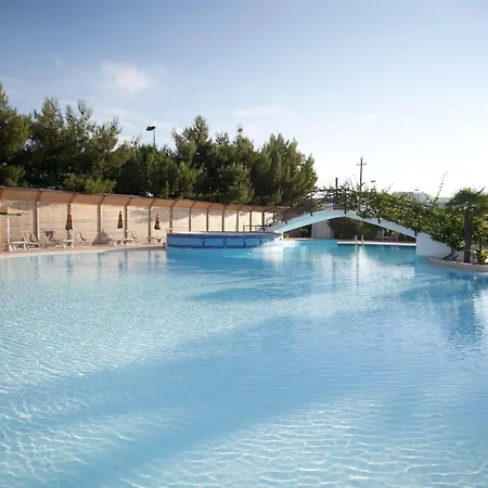 Oasiclub Hotel 4*