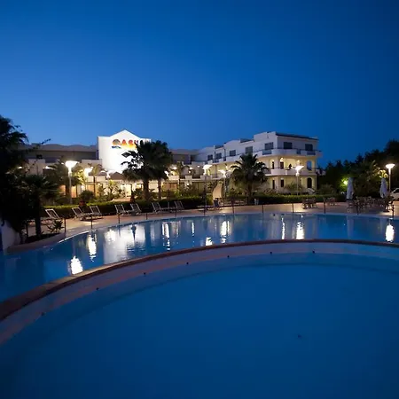 Oasiclub Hotel 4*