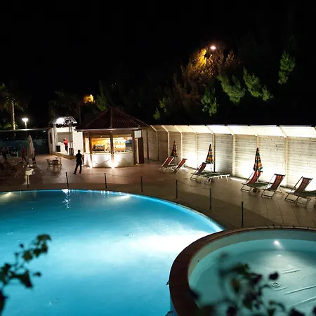 Oasiclub Hotel 4*