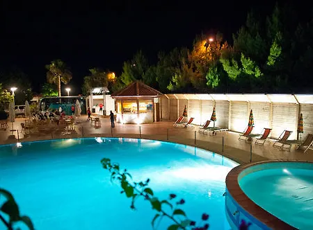 Oasiclub 4* Вьесте